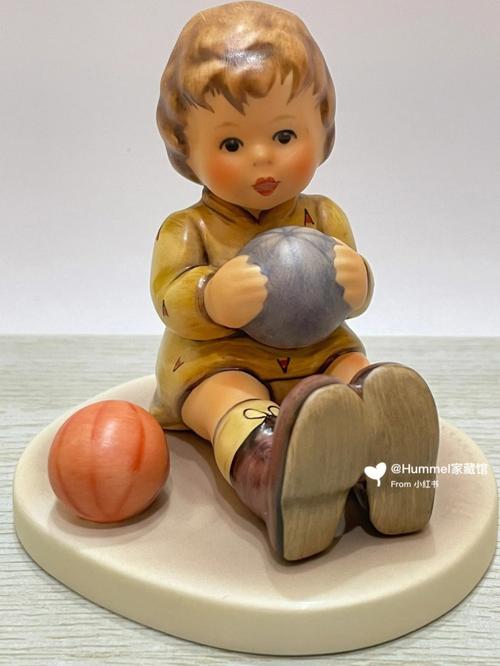 德国喜姆娃娃玩皮球的小妞妞
