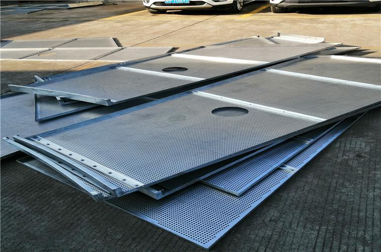 冲孔雕刻铝单板 造型大圆铝单板 镂空现在铝单板工艺厂家
