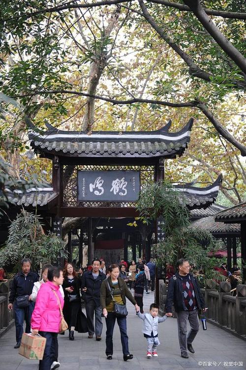成都,作为中国西南地区的著名旅游城市,拥有着丰富的自然和人文景观